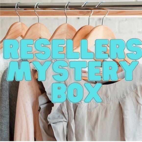 RESELLER MYSTERY‎ BUNDLE, RESELLER BOX, MEDIUM, ALL NWT ITEMS - Picture 1 of 6